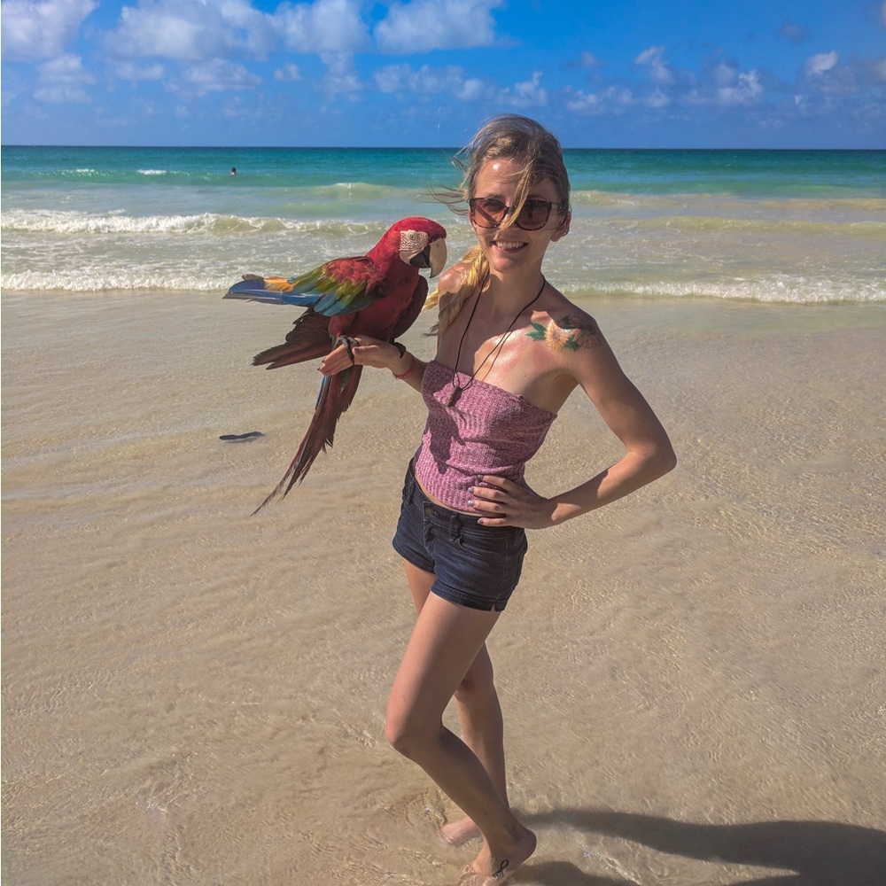 Meet your Posher, Joelle